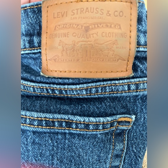 Levi’s Wedgie straight 31 waist Distressed Blue Jeans - Picture 2 of 10